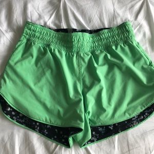 LULULEMON REVERSIBLE SHORT!!